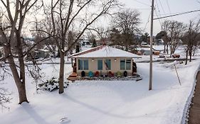 Pet-Friendly Retreat With Deck Steps To Marina!